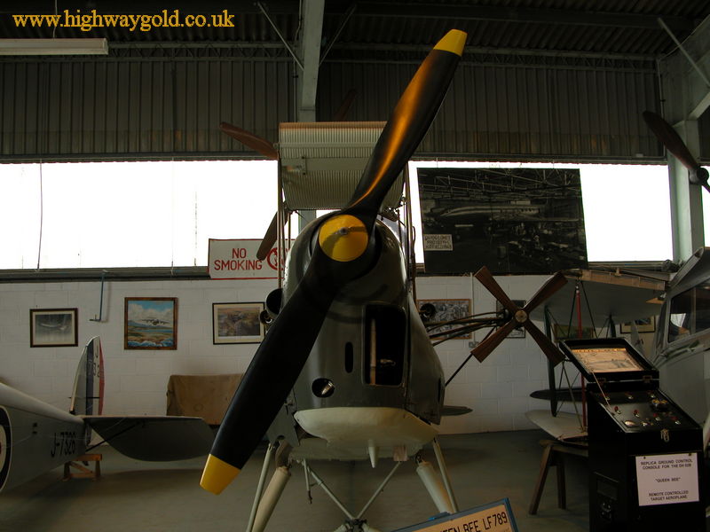 Pilotless target drone