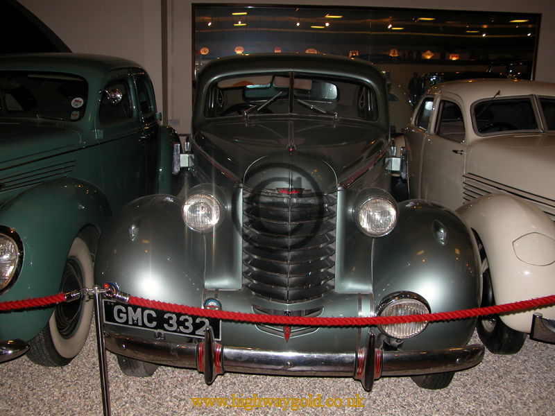 1937 Oldsmobile L-37 Sedan