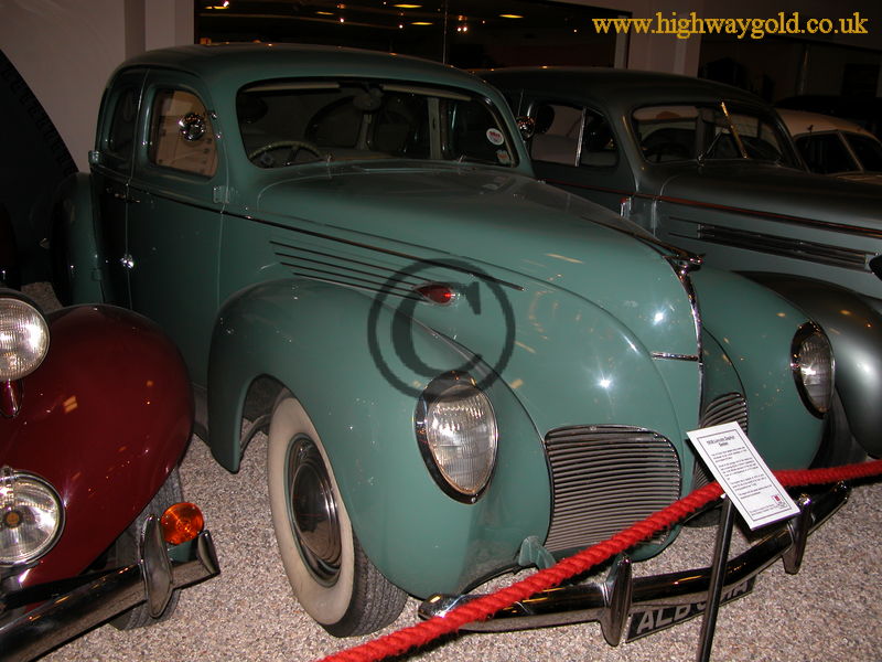 1938 Lincoln Zephyr Sedan