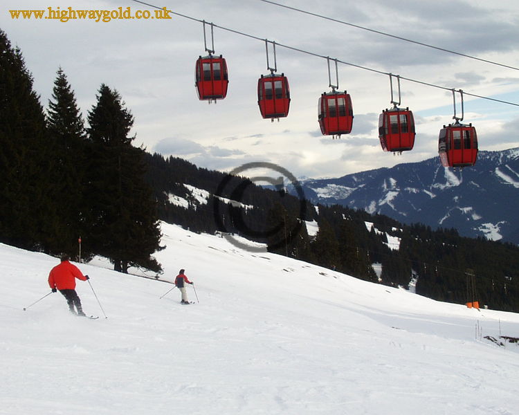 The 15-person gondolas grouped in blocks of 5