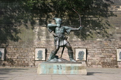 Statue of Robin Hood
