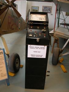 DH82b Radio Control Equipment
