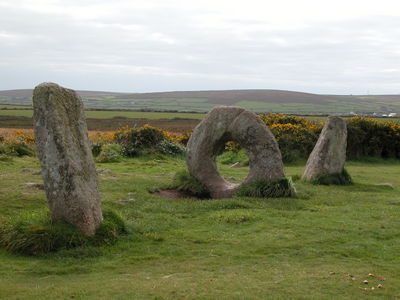 Men an Tol