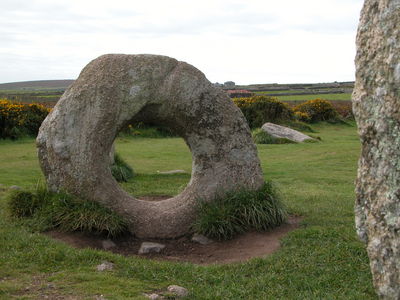 Men an Tol